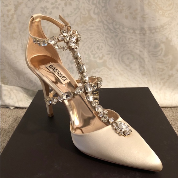 Badgley Mischka Shoes - Badgely Mischka jeweled t-strap shoes
